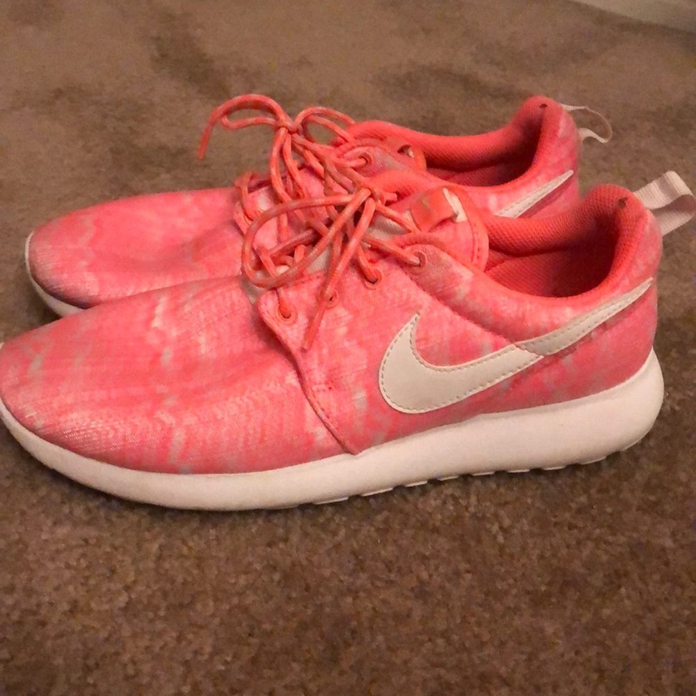 Nike roshes